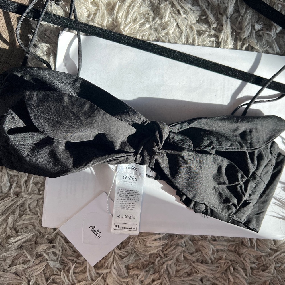 Adika / Edikted black tie front crop top